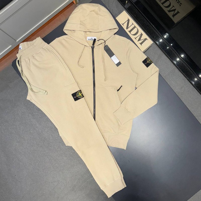 Men Tracksuit Forwarded From NDM DELUXEMen Tracksuit