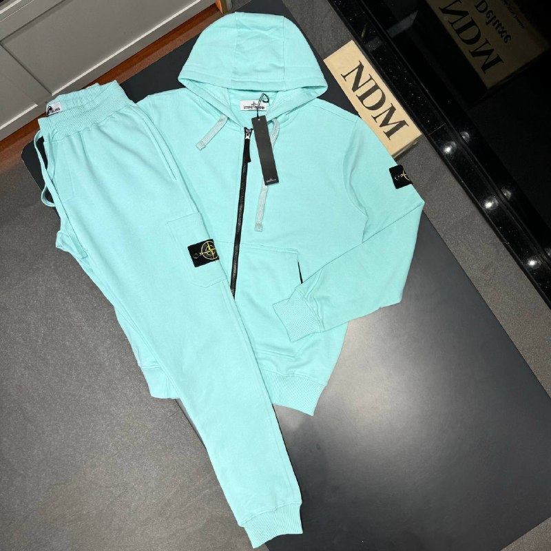 Men Tracksuit Forwarded From NDM DELUXEMen Tracksuit