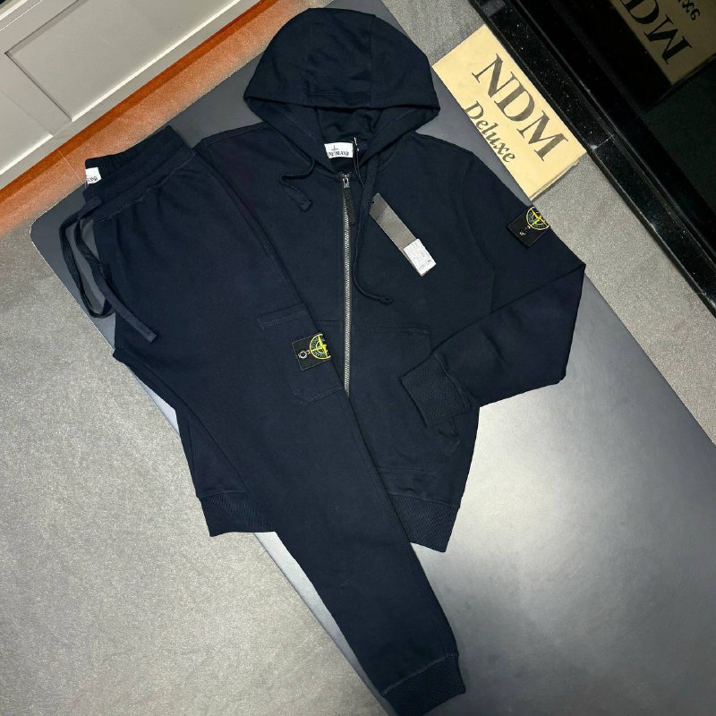 Men Tracksuit Forwarded From NDM DELUXEMen Tracksuit